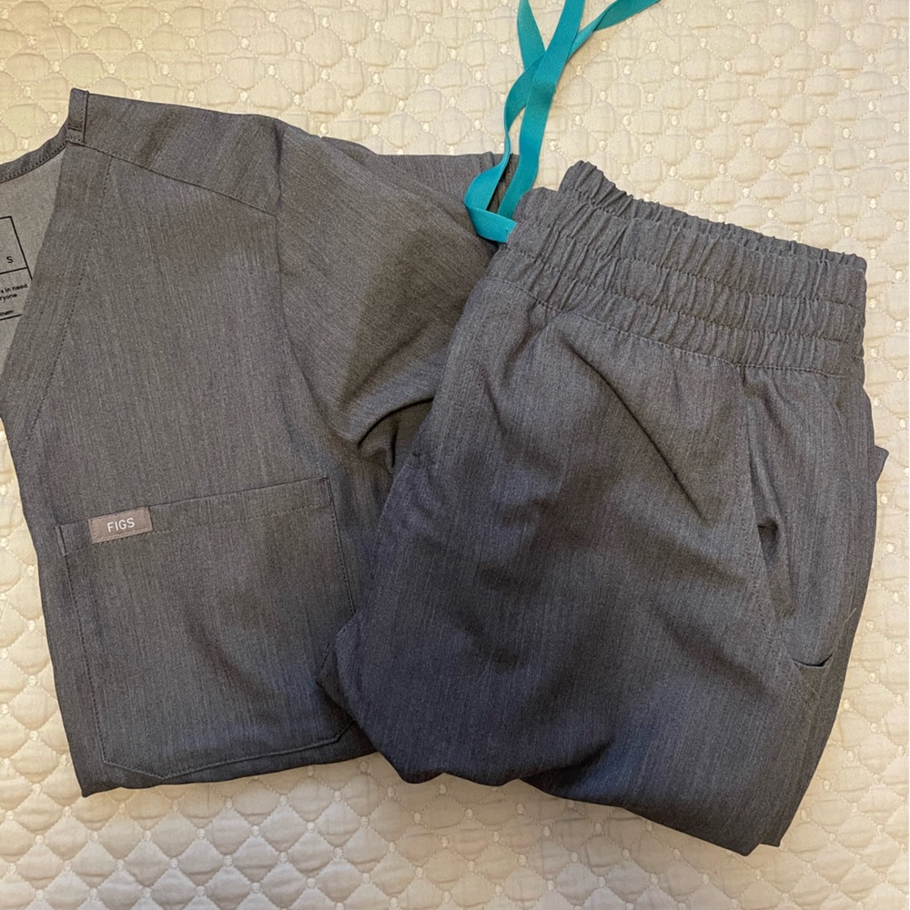 Figs Scrub Set